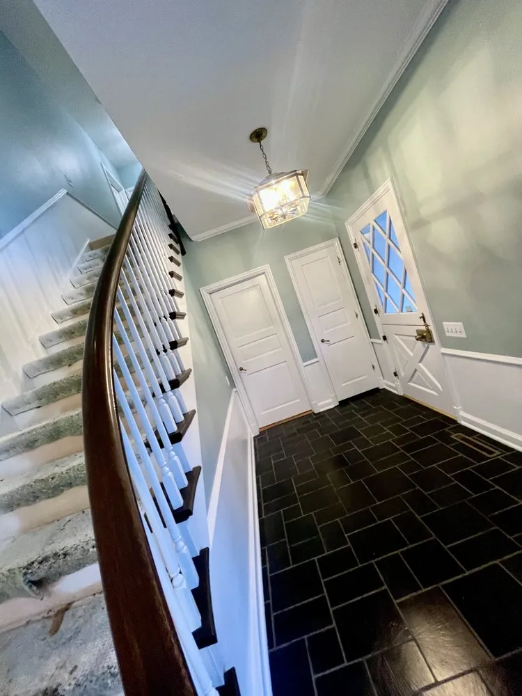 Slide of Royal Signature Painting