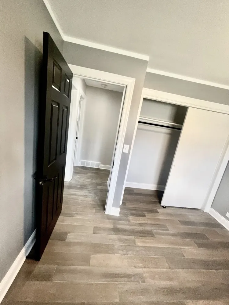 Slide of Royal Signature Painting