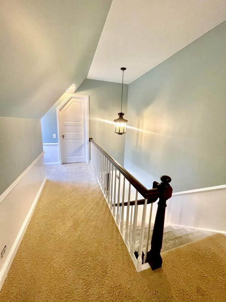 Slide of Royal Signature Painting