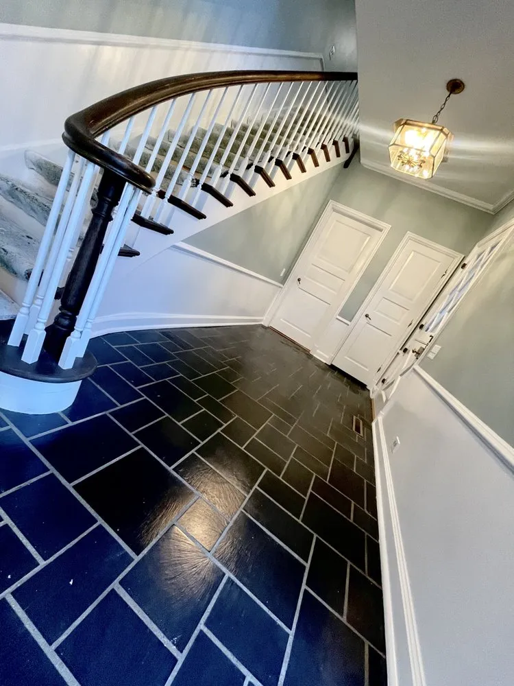 Slide of Royal Signature Painting