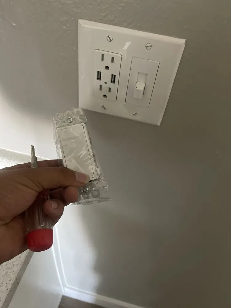 Slide of Rozcoe Handyman