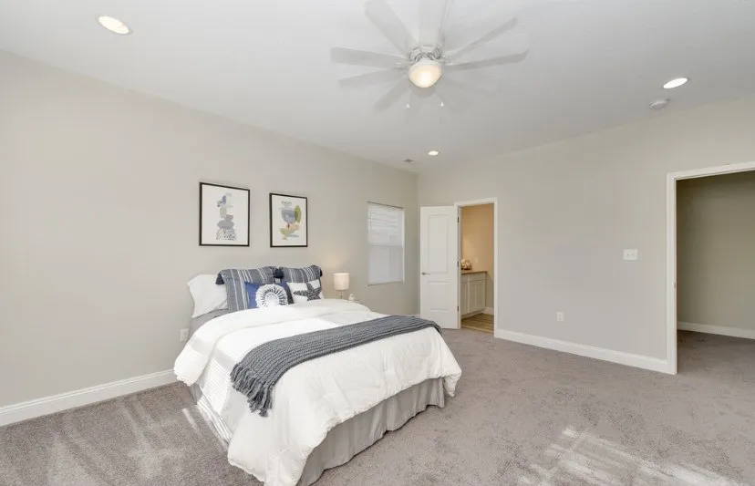 Slide of R&R Electrical Services