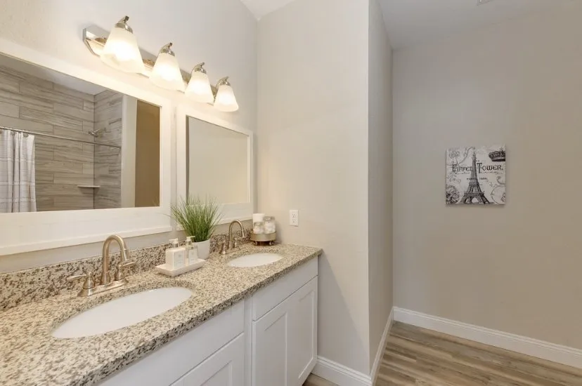 Slide of R&R Electrical Services