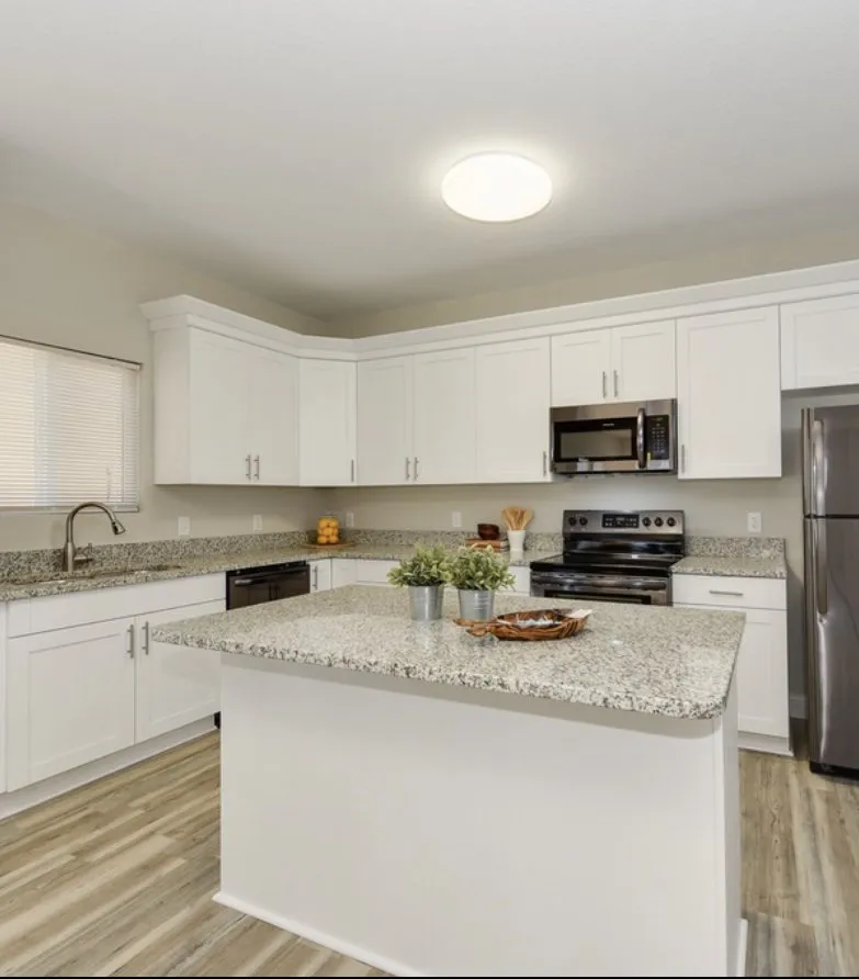 Slide of R&R Electrical Services