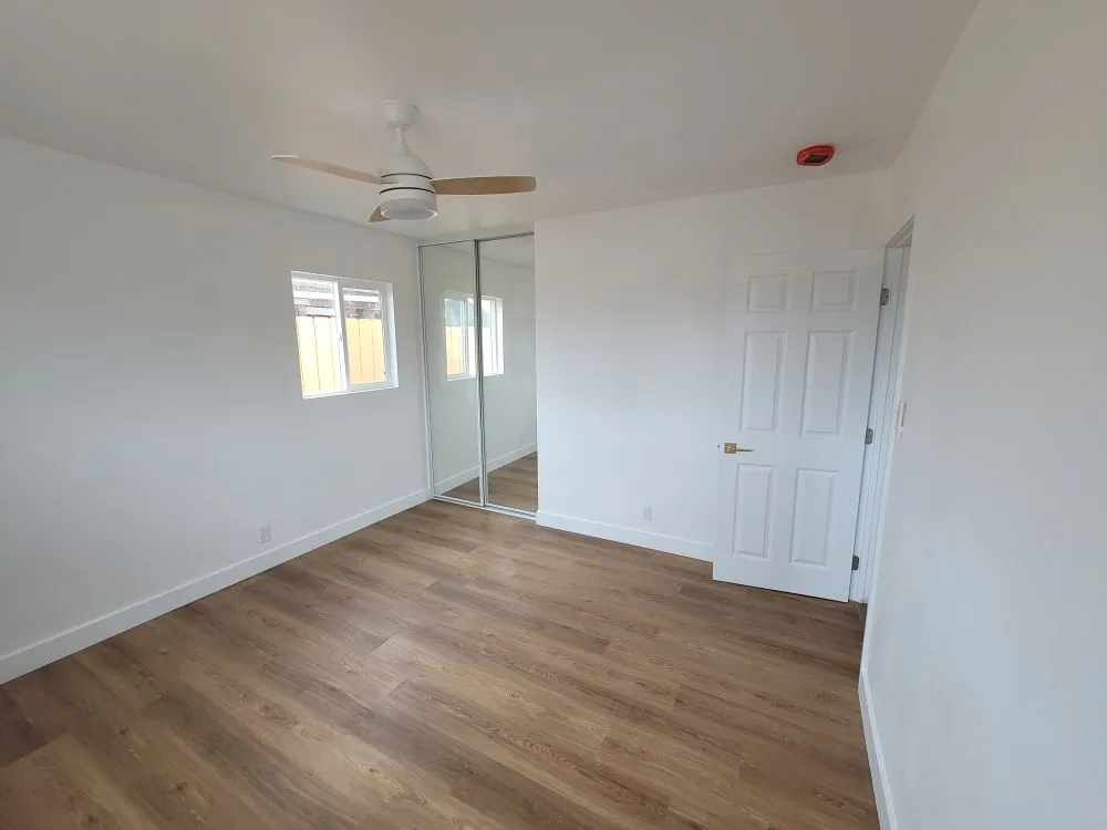 Slide of R&R Innovative