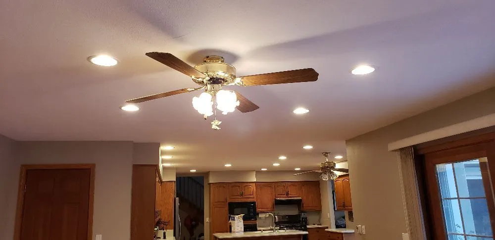 Slide of R&R Painting Services