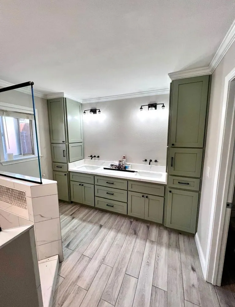 Slide of R&R Restoration and Remodel