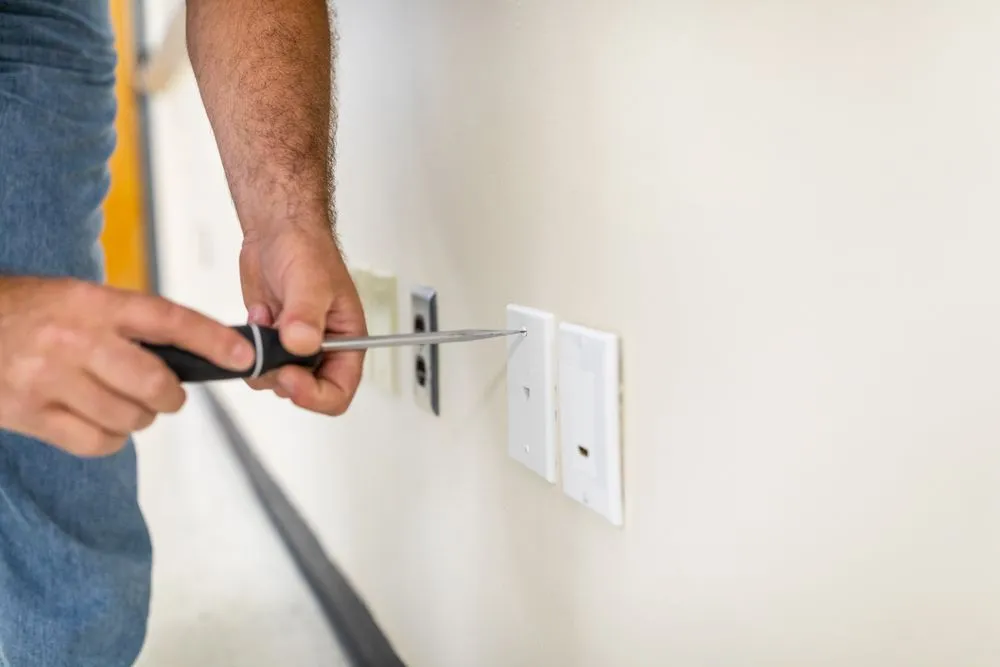Professional electrician providing electrical repair in ,
