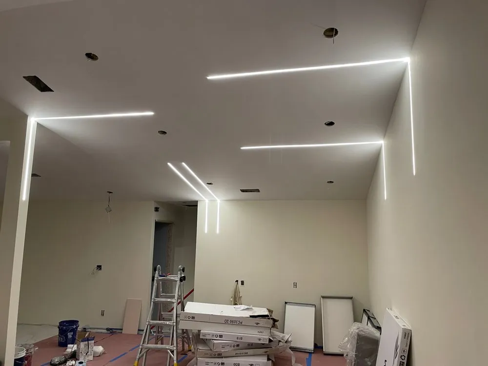 Expert electrician providing circuit breaker repair in Lake View Terrace, CA - RRZ Lighting & Electric