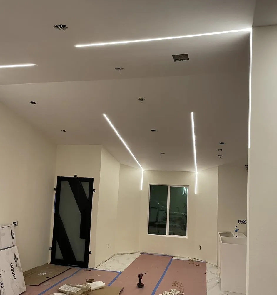 Professional electrician providing emergency electrical service in Lake View Terrace, CA - RRZ Lighting & Electric