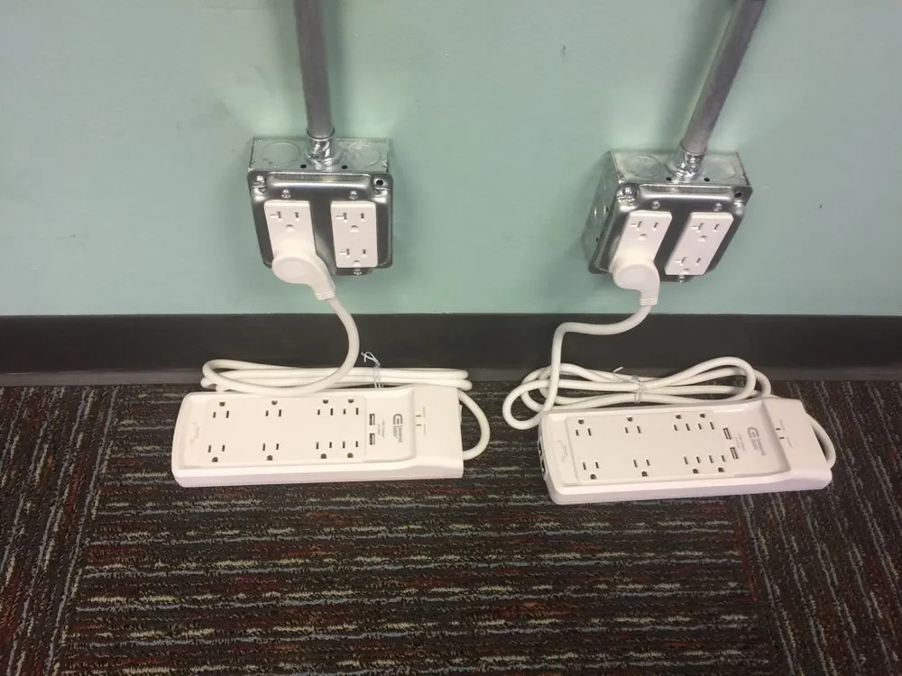 Emergency electrical service for homes in lighting installation,  by 