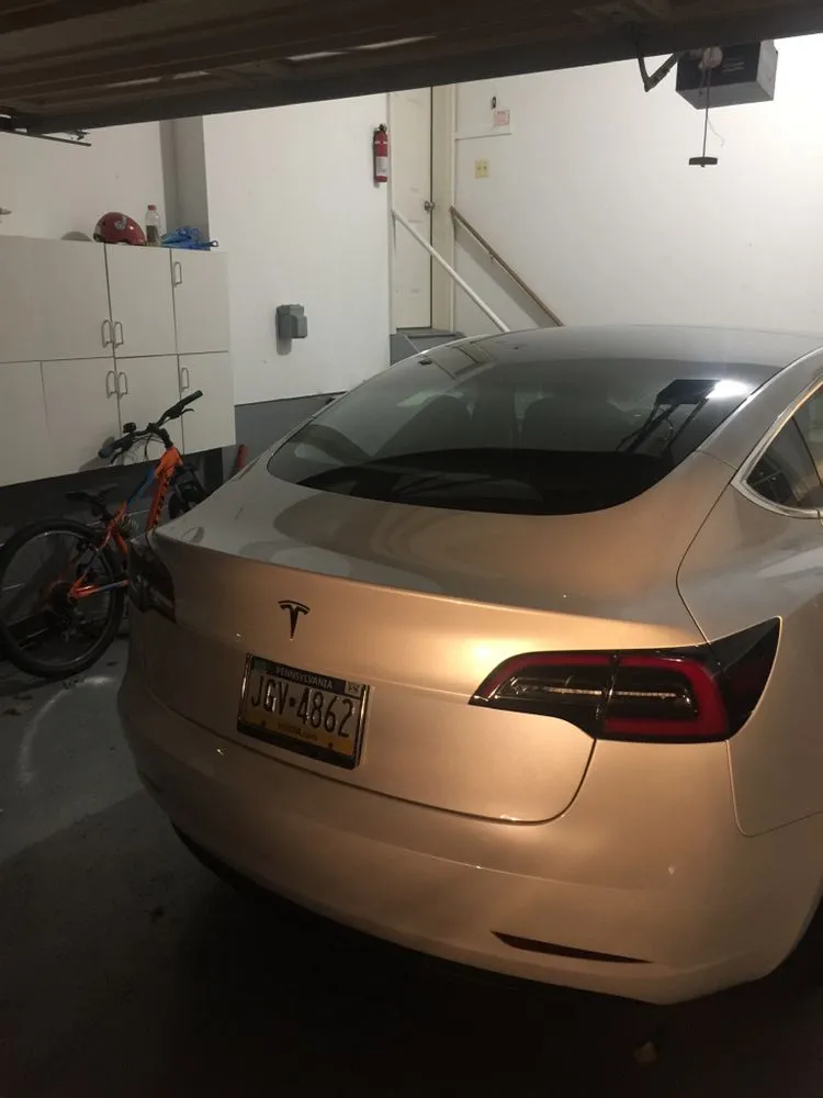 Certified electrical service for homes in lighting installation,  by 