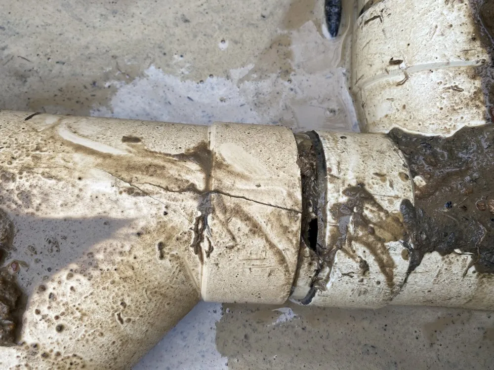 Slide of RT Ray’s Professional Maintenance