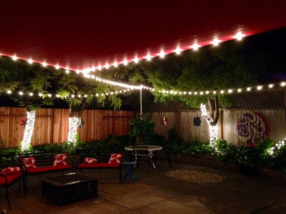 Licensed electrician providing emergency electrical service in , 