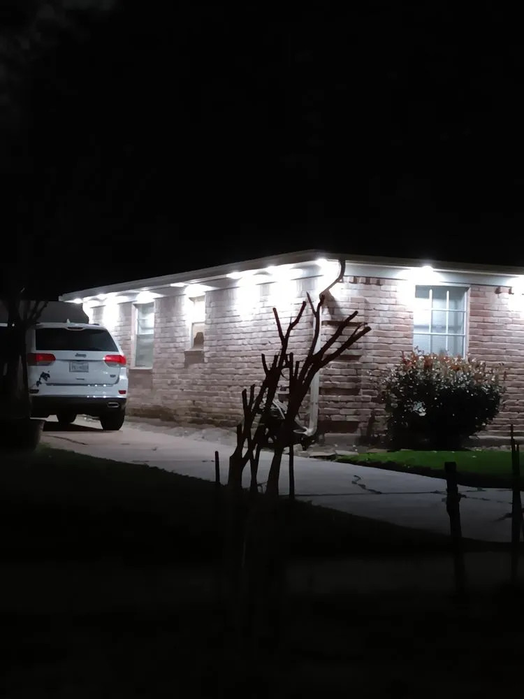 Professional electrical repair in ,  by Rubberto's Handy Services