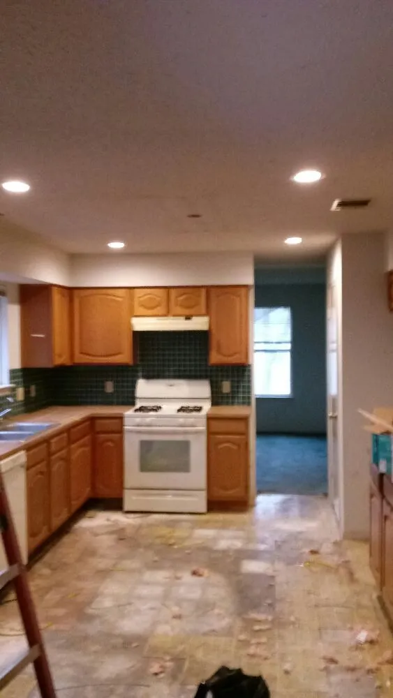 Slide of Ruiz Electric