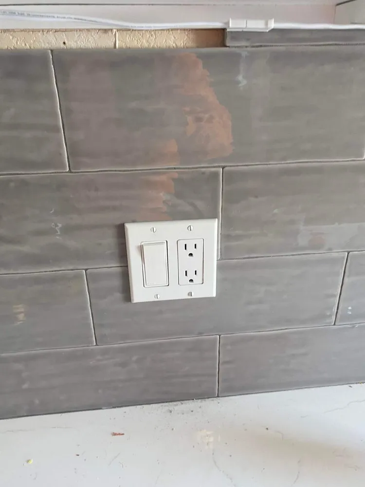 Slide of Ruiz electric