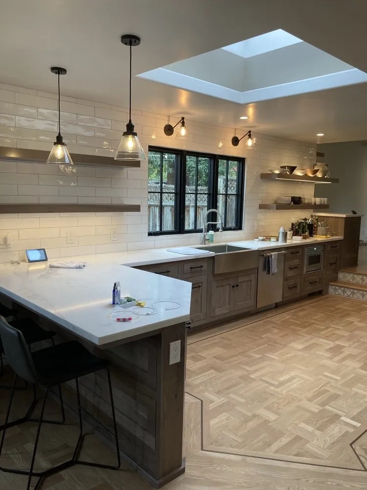 Slide of Ruiz Electric