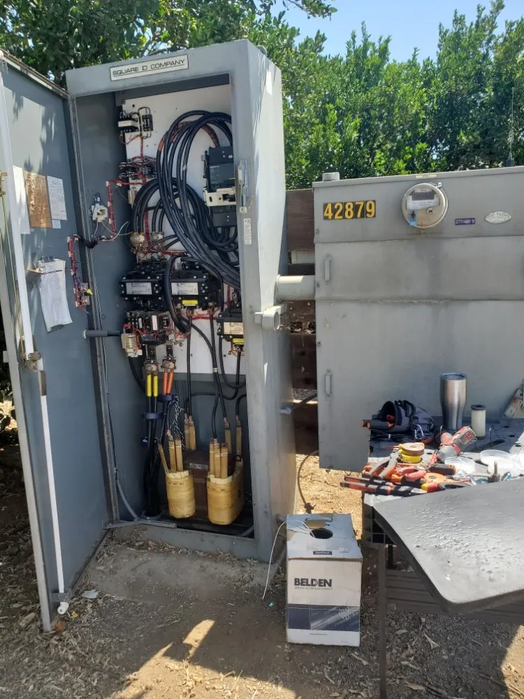 Slide of RUIZ ELECTRICAL