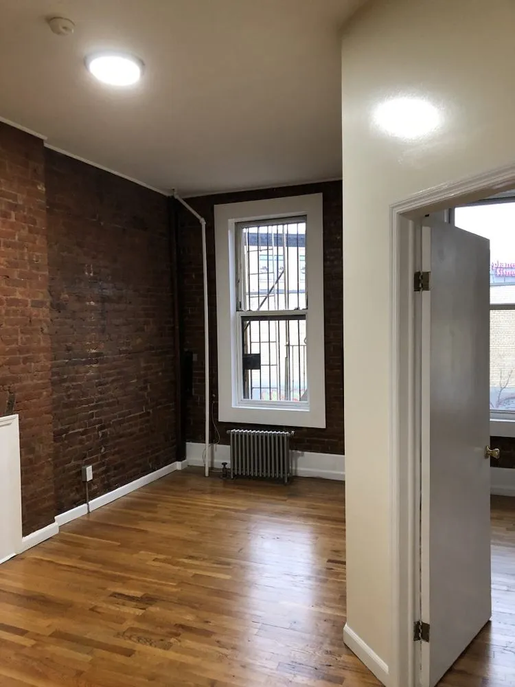 Slide of Ruiz Handyman