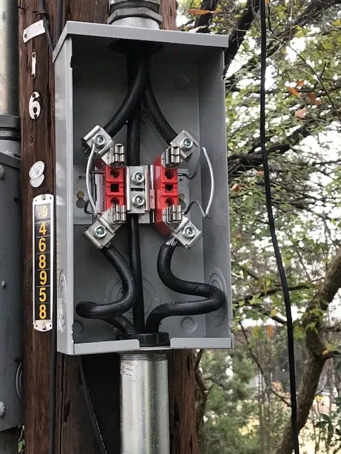 Professional electrician providing emergency electrical service in , 