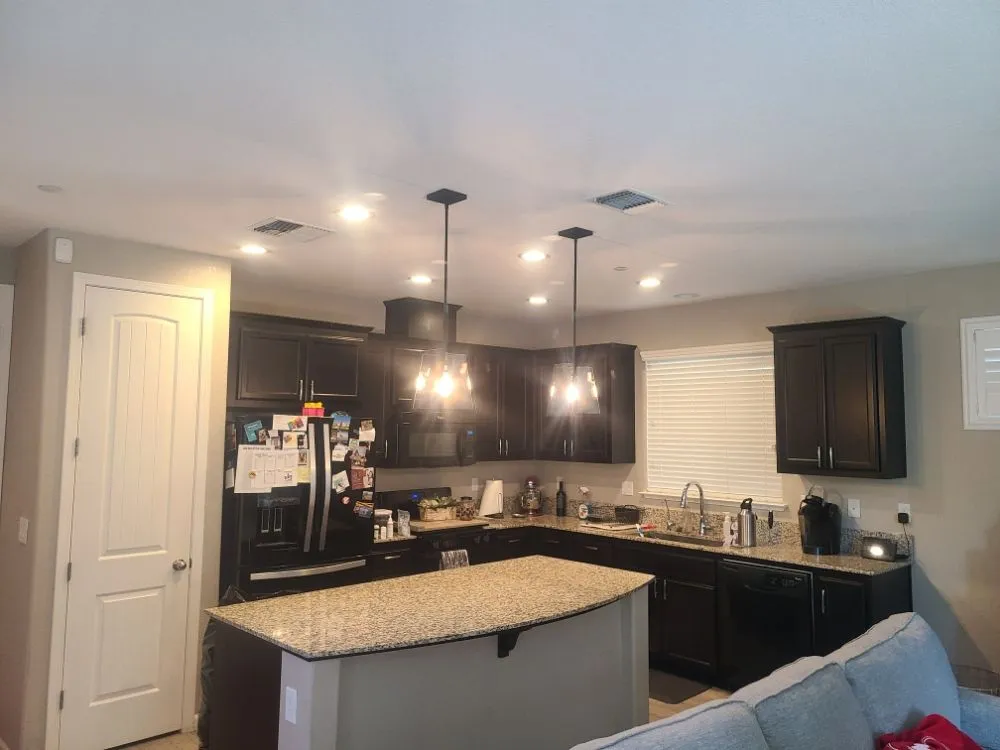 Reliable electrician providing electrical repair in , 