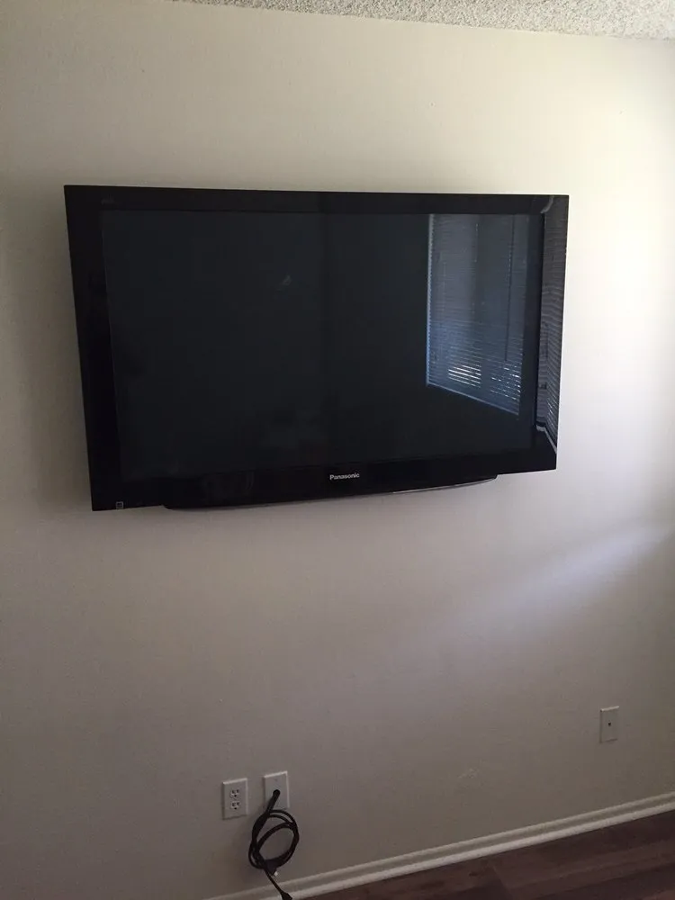 Certified electrician providing wiring installation in , 