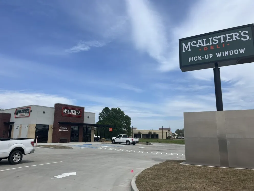 Expert electrician providing circuit breaker repair in , 