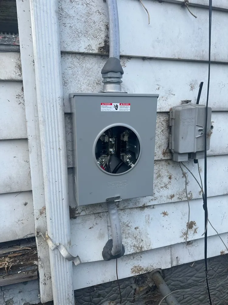 Professional lighting installation in Creekside, PA by Ryl and Services