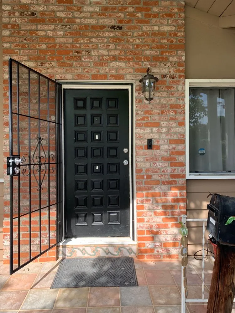 Slide of RzN Electric