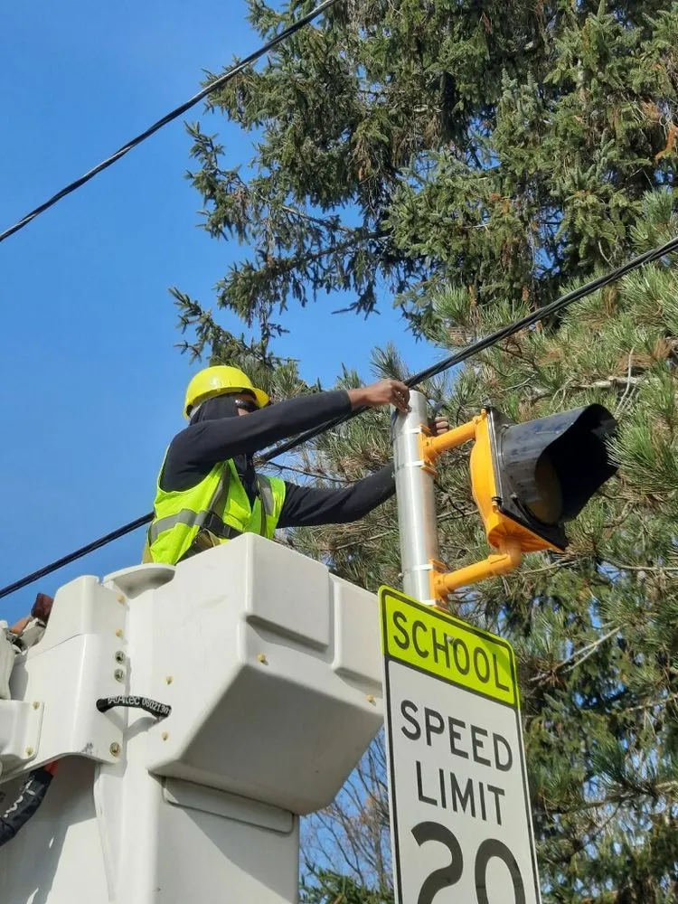 Slide of S & R Diverse Electric and Construction