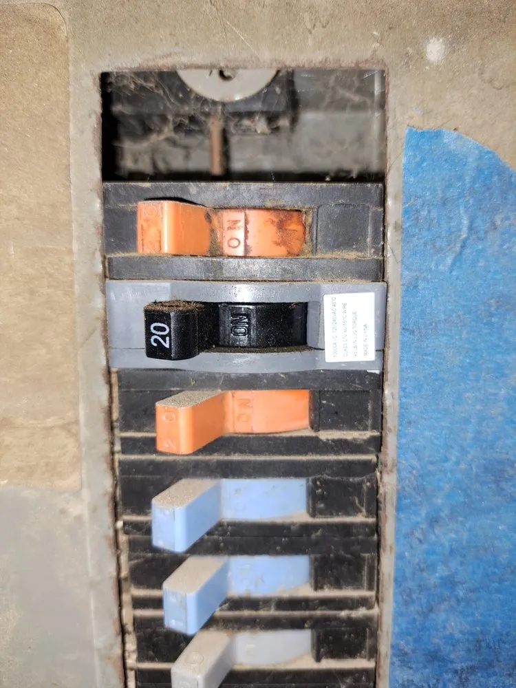 Reliable electrician providing wiring installation in City Ranch, CA - S Eletric