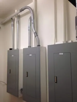 S Joyner Electric Logo