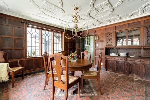 S P Kennedy Electric Logo