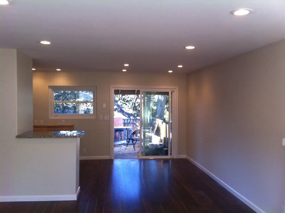 Slide of S Tarantino Electric