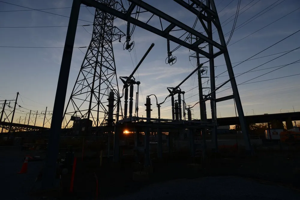 Slide of Saber Power Services