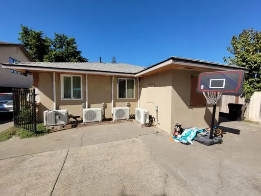 Sac Town Electric Logo