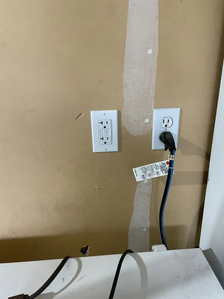 Licensed circuit breaker repair service in Coeur d'Alene,, ID - Saccone Electric