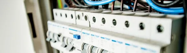 Safe Flow Electricians Logo