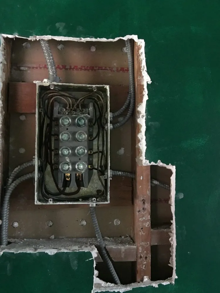 Slide of Safe Power Electric