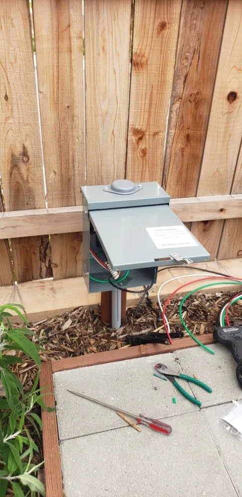 Reliable outlet and switch repair service in Arden-Arcade, CA - Safi Electrician and Plumbing