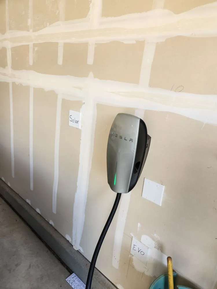 Affordable electrician providing emergency electrical service in Arden-Arcade, CA - Safi Electrician and Plumbing