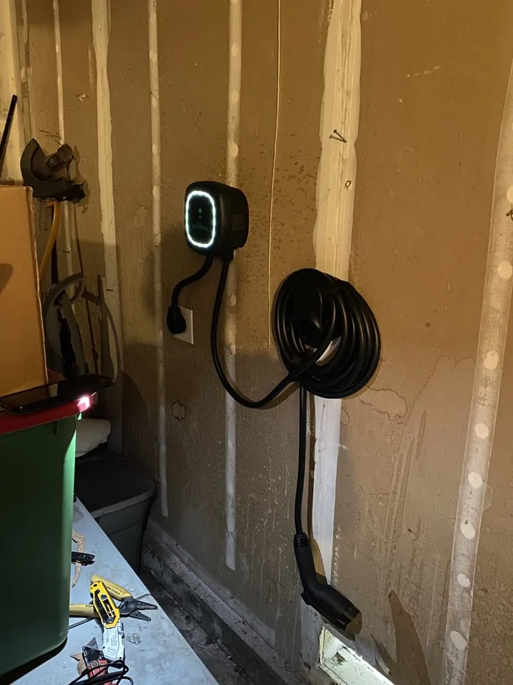 Slide of Salazar Electric