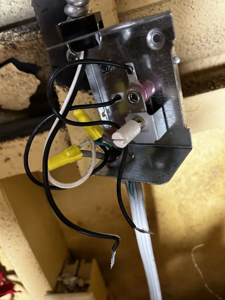 Trusted electrician providing circuit breaker repair in , 