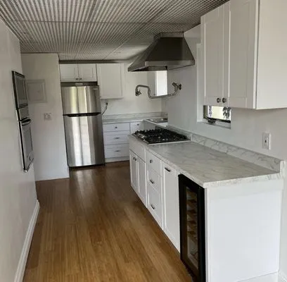 Salinas Construction Logo