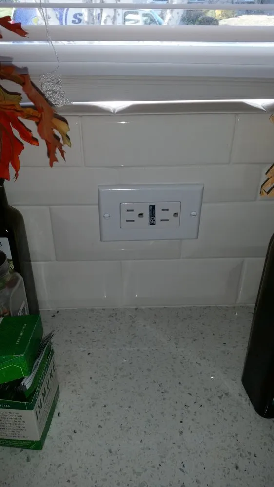 Slide of Sal's Electrical