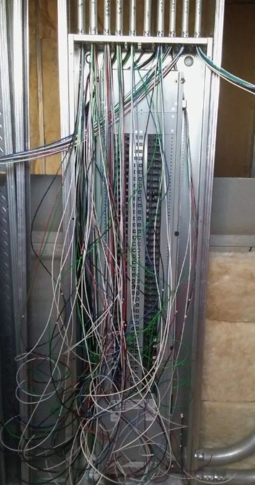 Affordable electrician providing lighting installation in , 