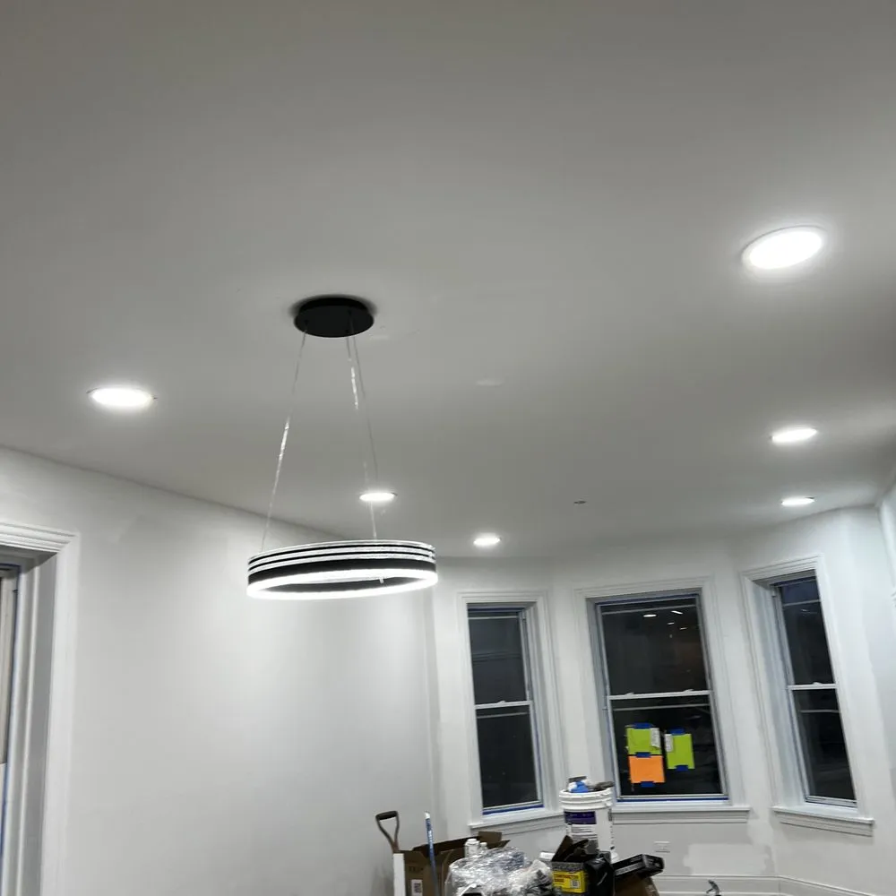 Professional electrician providing emergency electrical service in Forest View, IL - Salvador Hernández Electric