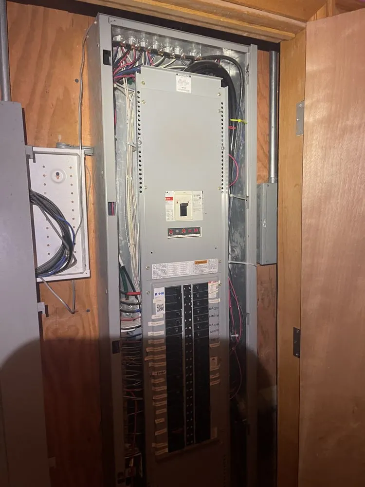 Reliable electrician providing lighting installation in Forest View, IL - Salvador Hernández Electric