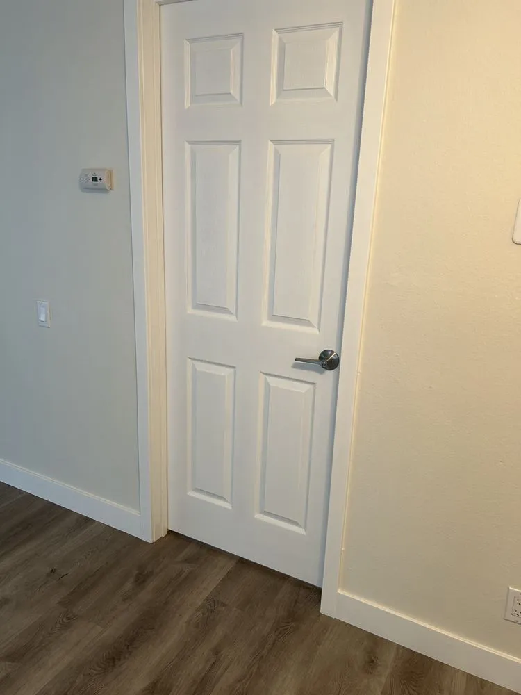 Emergency electrician providing wiring installation in , 